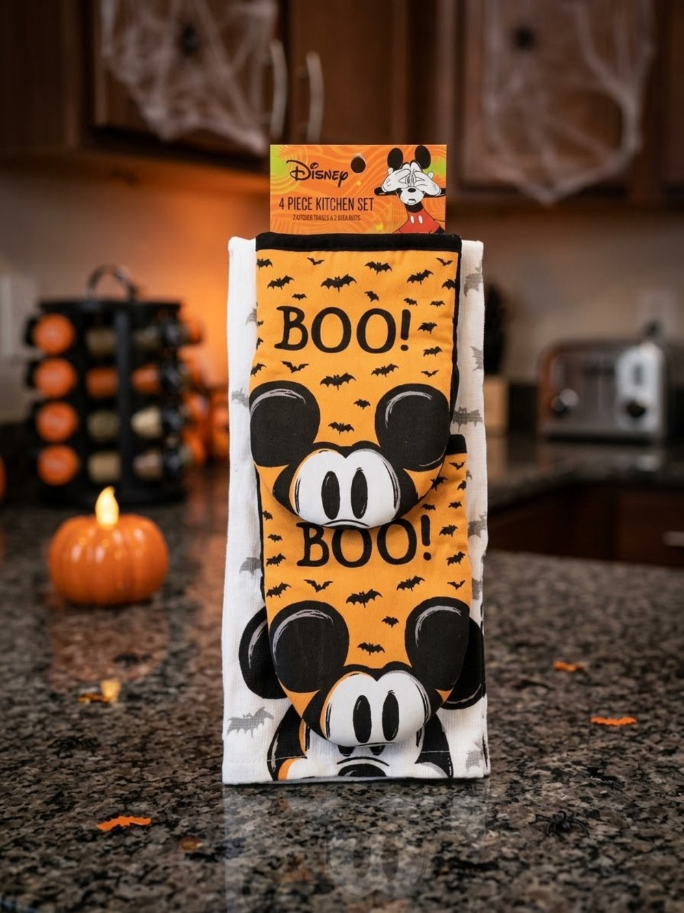 Mickey Mouse 4 Piece kitchen set with towels and mitts